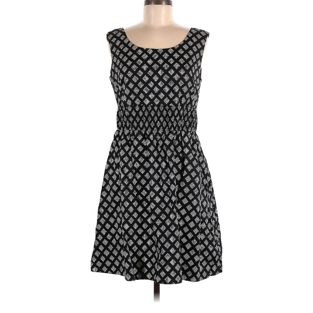 WHBM Black white smocked waist dress Size 4